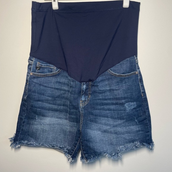 Navy Fringe Hem Maternity Plus Jean Shorts with Full Panel - Like New - Size XL - Picture 3 of 8